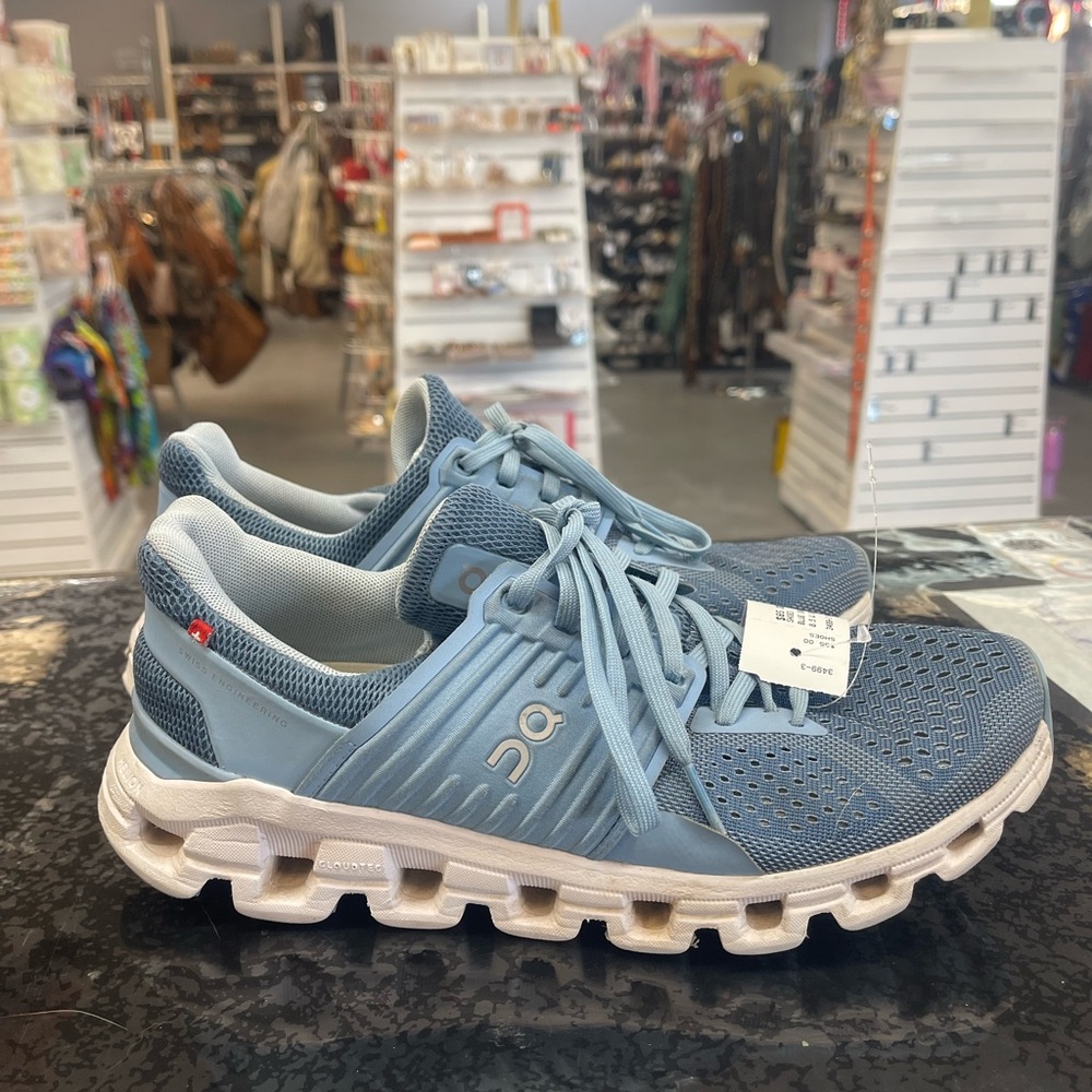 ON Women's Blue Athletic Shoes